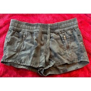 TNA Camo Shorts Olive‎ Green camo Drawstring Elastic Waist Casual Womens